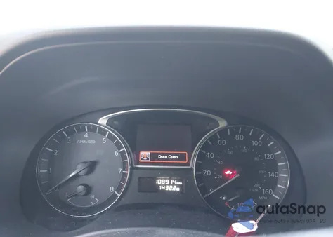 2015 Nissan Pathfinder Platinum z USA, uszkodzony, nr VIN 5N1AR2MM7FC612623